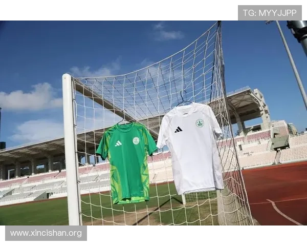 新澳门足球官网汇聚澳门足球相关的新闻报道、球员资料和历史回顾，打造一站式足球资讯平台